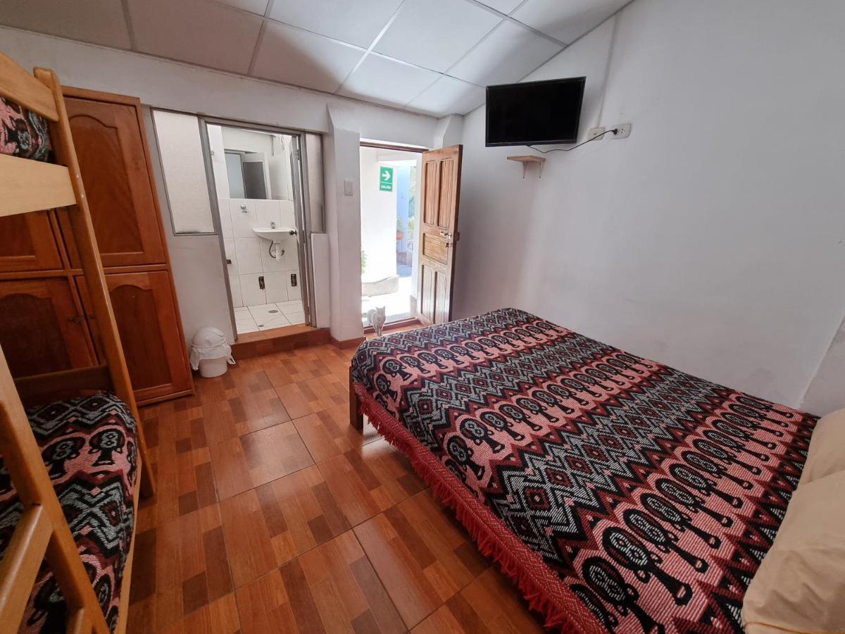 Chelitos Backpacker Hostal