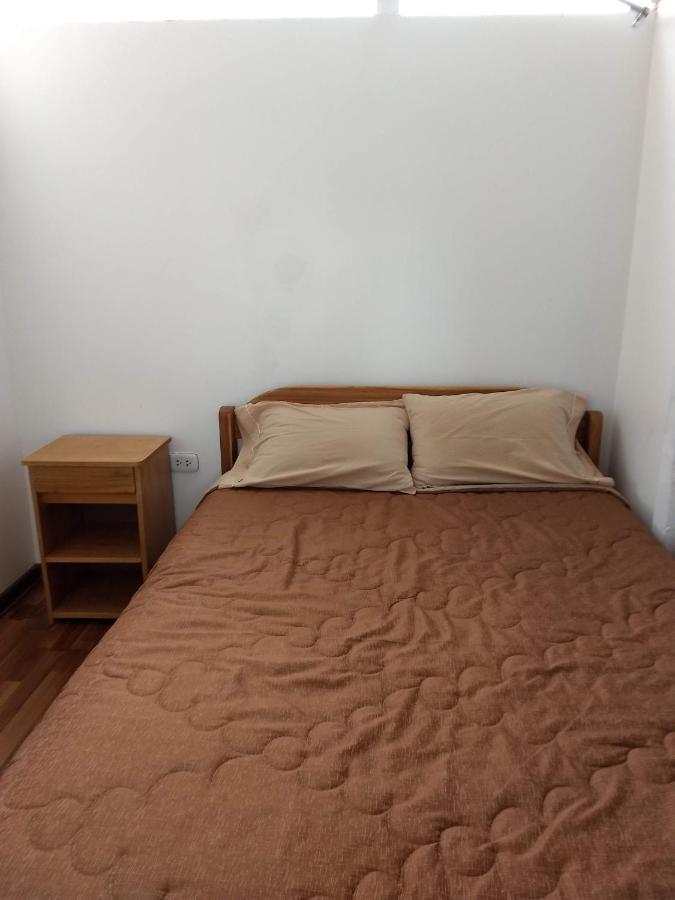 Chelitos Backpacker Hostal *