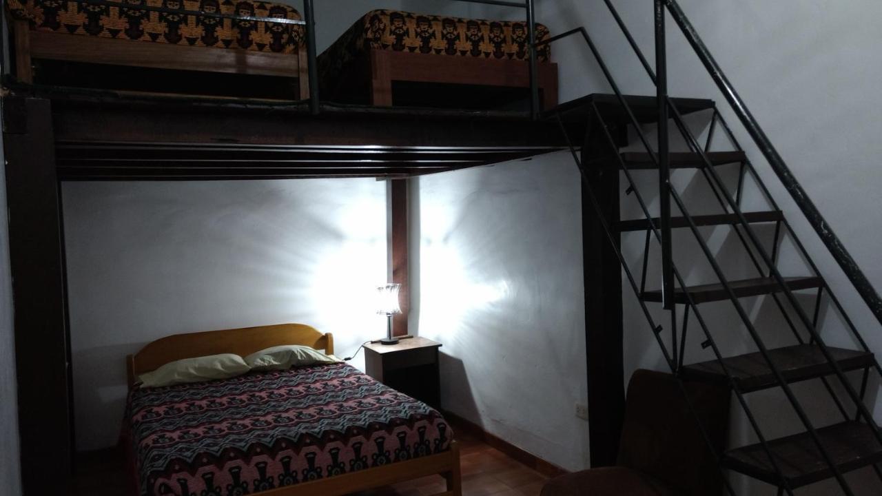 Chelitos Backpacker Hostel